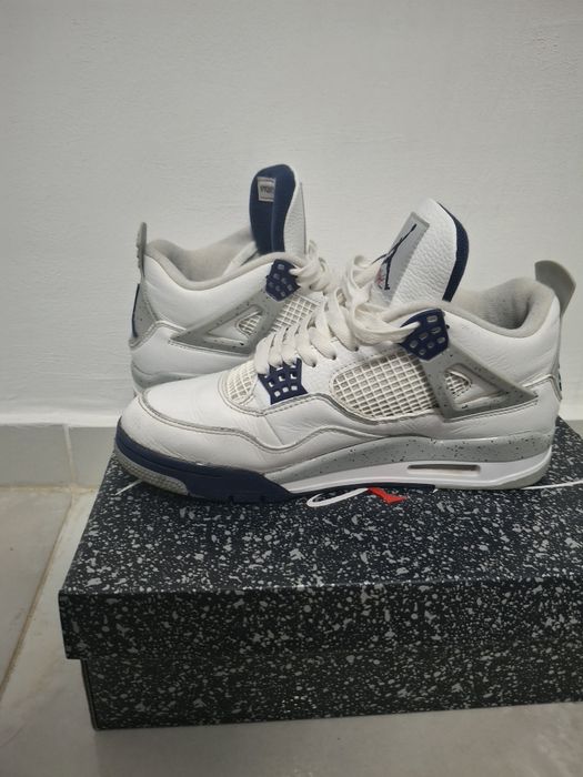 Vând jordan 4 Midnight-navy