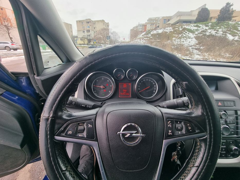 Opel Astra j 1.7 cdti sports tourer 2011 270.000 km