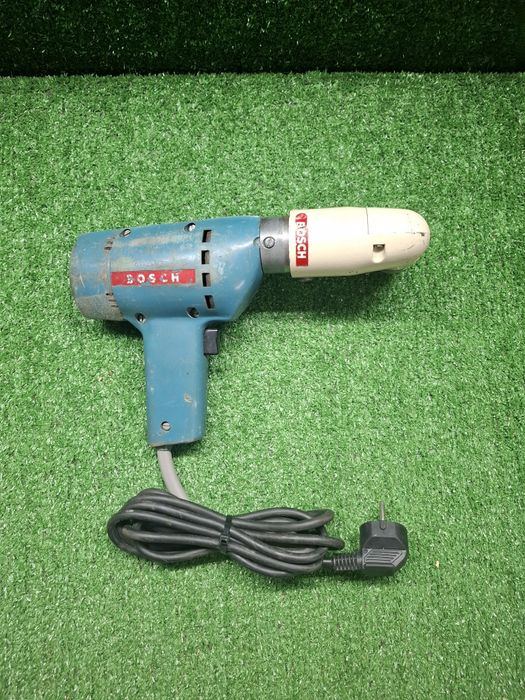 Ъглова пробивна машина на Bosch с възможност за въртене на 360 градуса