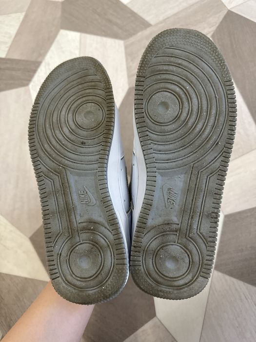 Продам кроссовки Nike