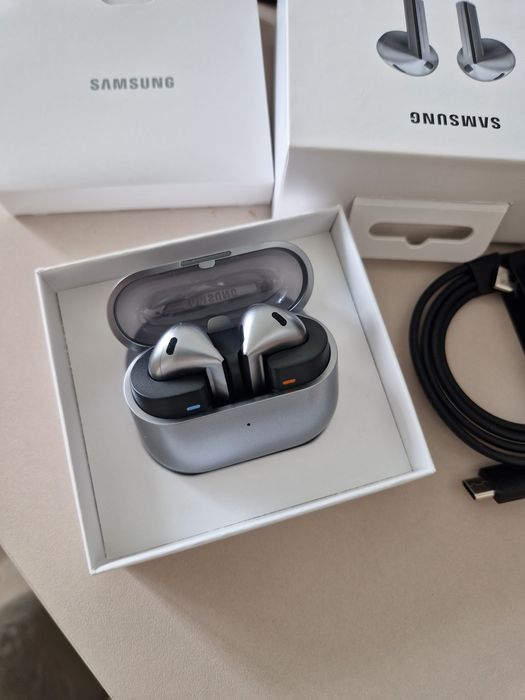 Беспроводной наушник