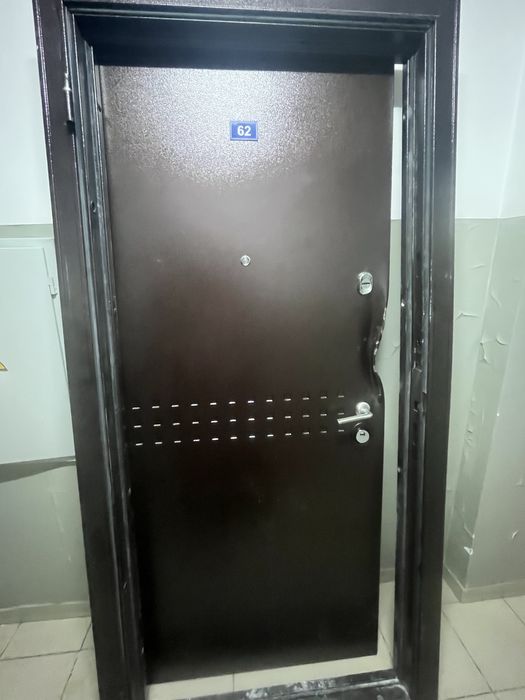 Отдам бесплатно дверь