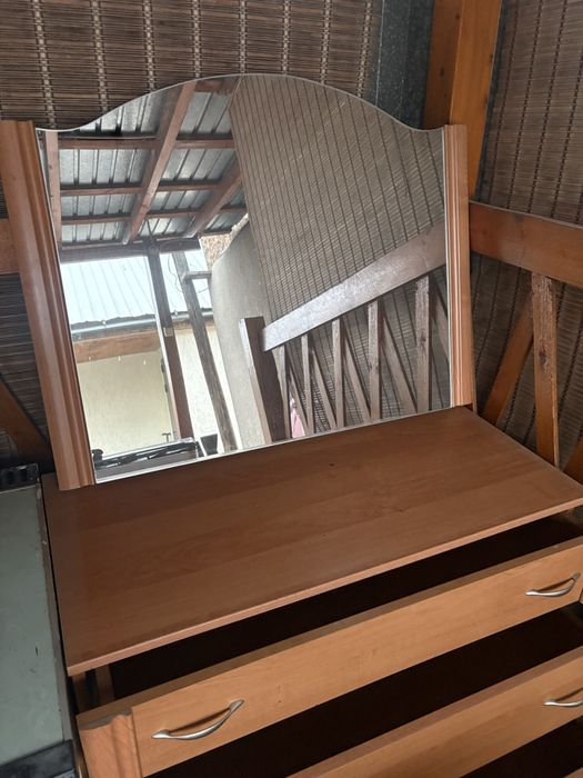 Продается комод зеркалом