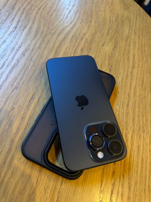 Продам Айфон 15 про