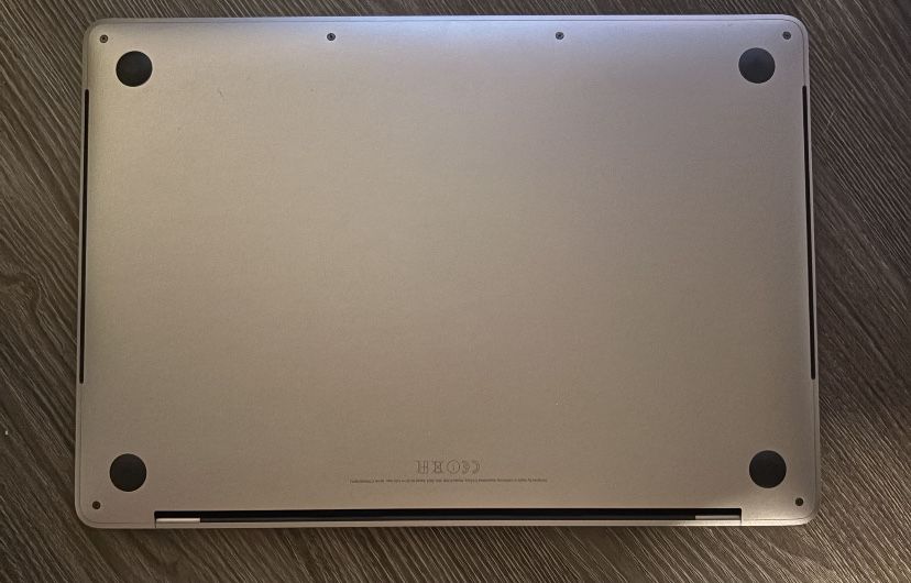 MacBook Pro 13 2016 с тачбаром