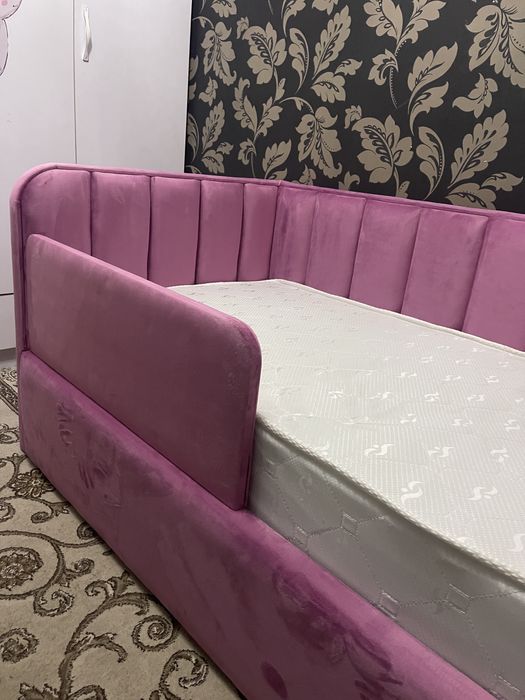 Мягкая угловая детская кровать