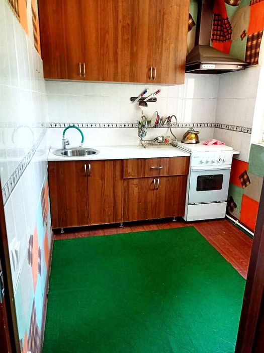 Урда 1/2/5 Динамо кирпичный дом с лоджией 2на6 в самом центре