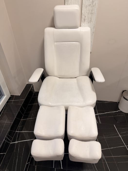 Стол за педикюр.