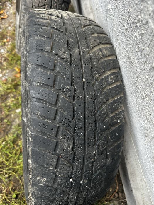 Продам резину 225/65/17 Б/у