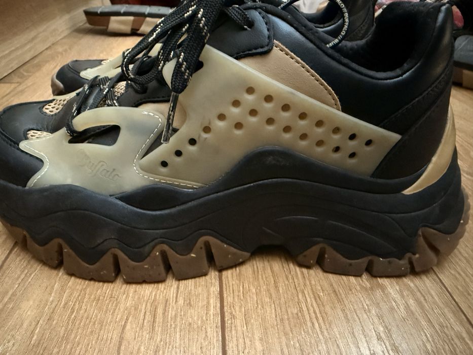 Buffalo сникърси