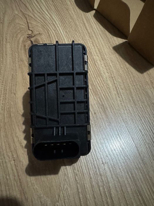 Клапан турбо актуатор AUDI A4/A5/Q5 2.7TDI/3.0TDI