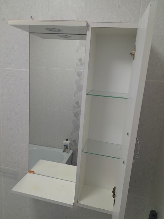 Шкаф навесной в ванную