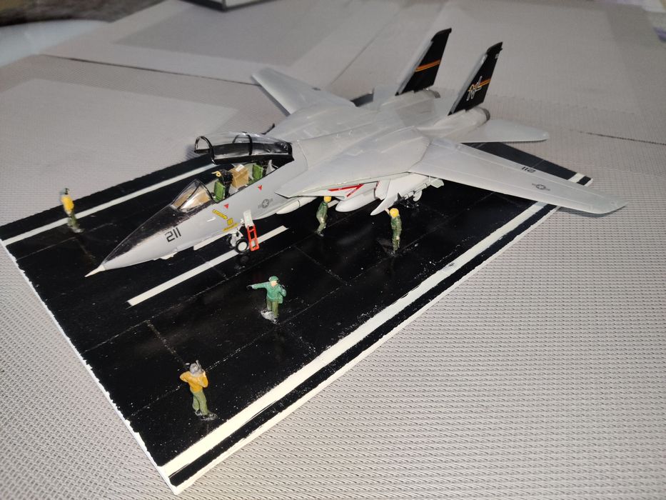 Minidiorama "Preflight" F-14 la scara 1/72