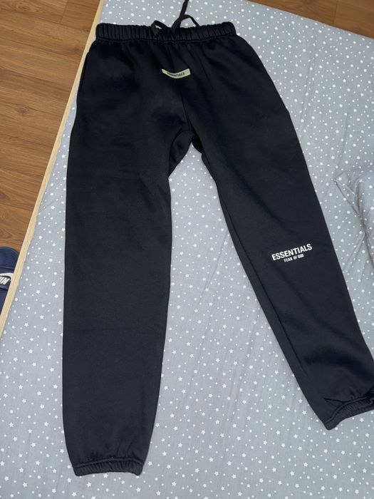 Pantaloni essentials