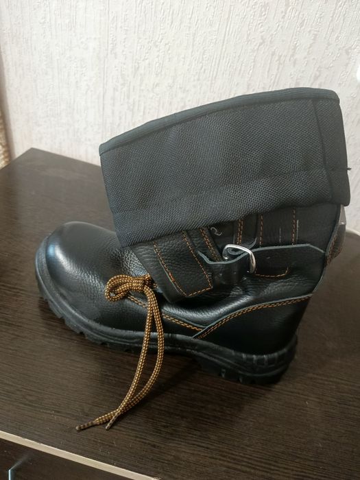 Продам ботинки Фабричные
