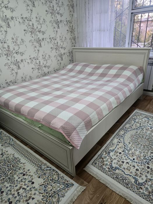 Спальная кровать