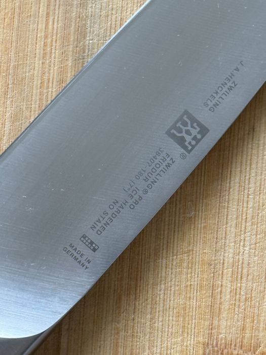 Zwilling J.A. Henckels Pro – cuțit bucătar 19 cm, Made in Germany