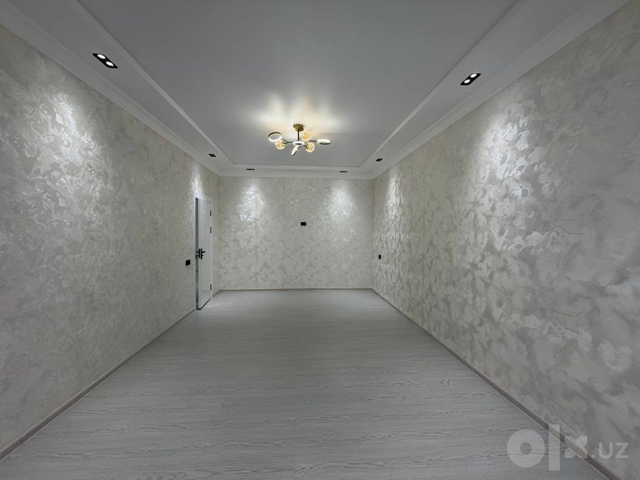 Sharq Bozorcha 7 Maktab Oldida 2 Xonalik Uy Srochni Sotiladi