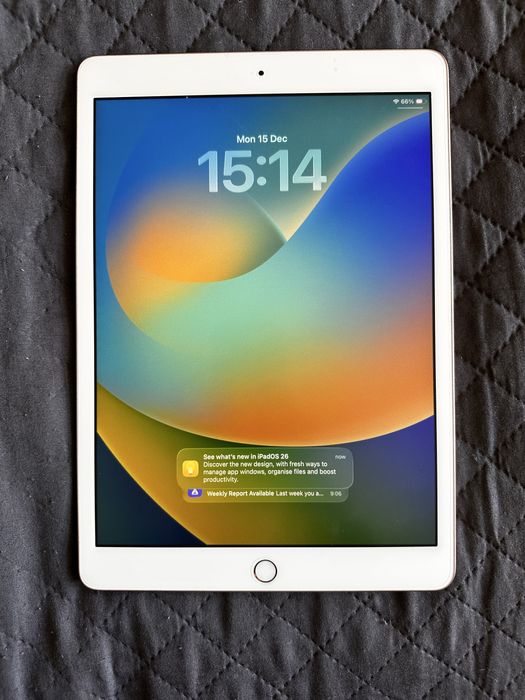 Ipad 8th generation - Rose Gold