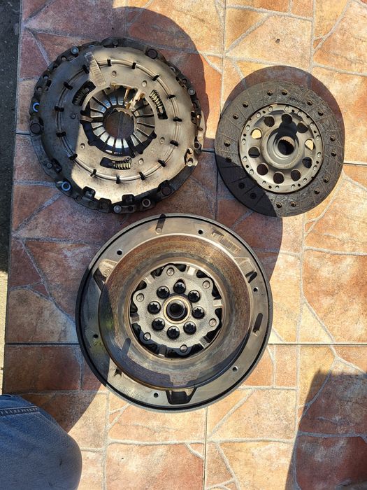 Kit ambreiaj Volantă  Bmw E90 E91 320d  Bmw  X3