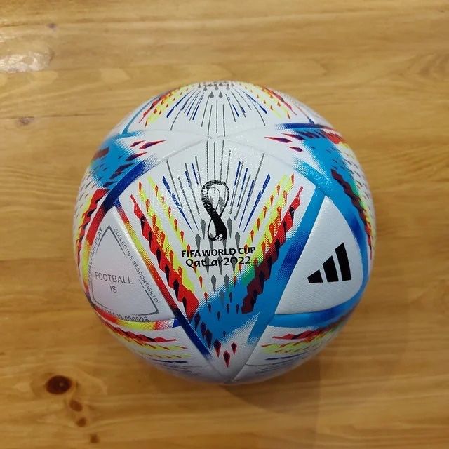 Продаю мяч оригинал