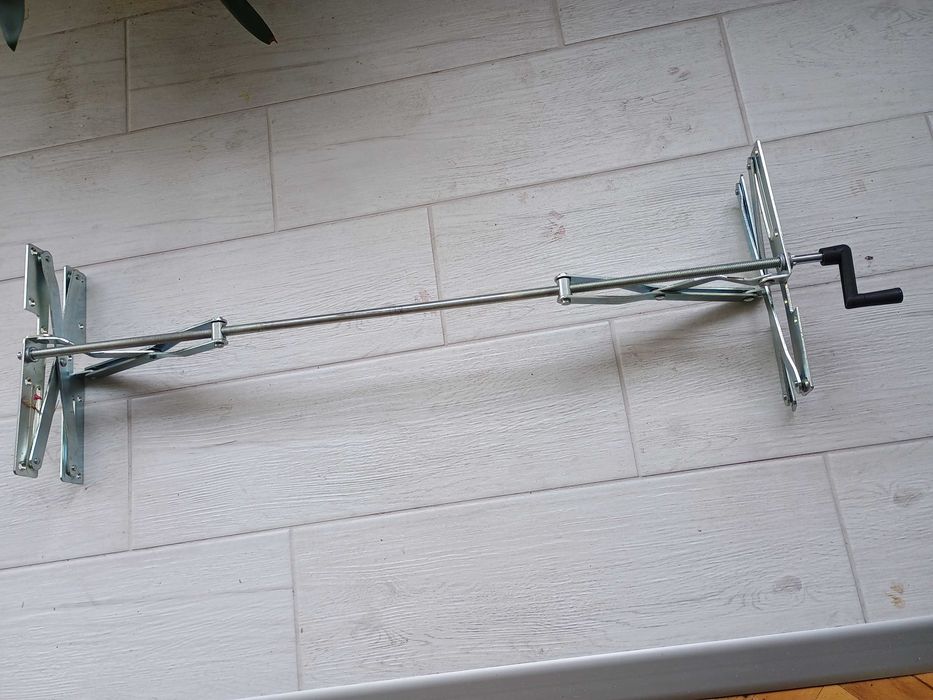 Повдигащ механизъм за маса