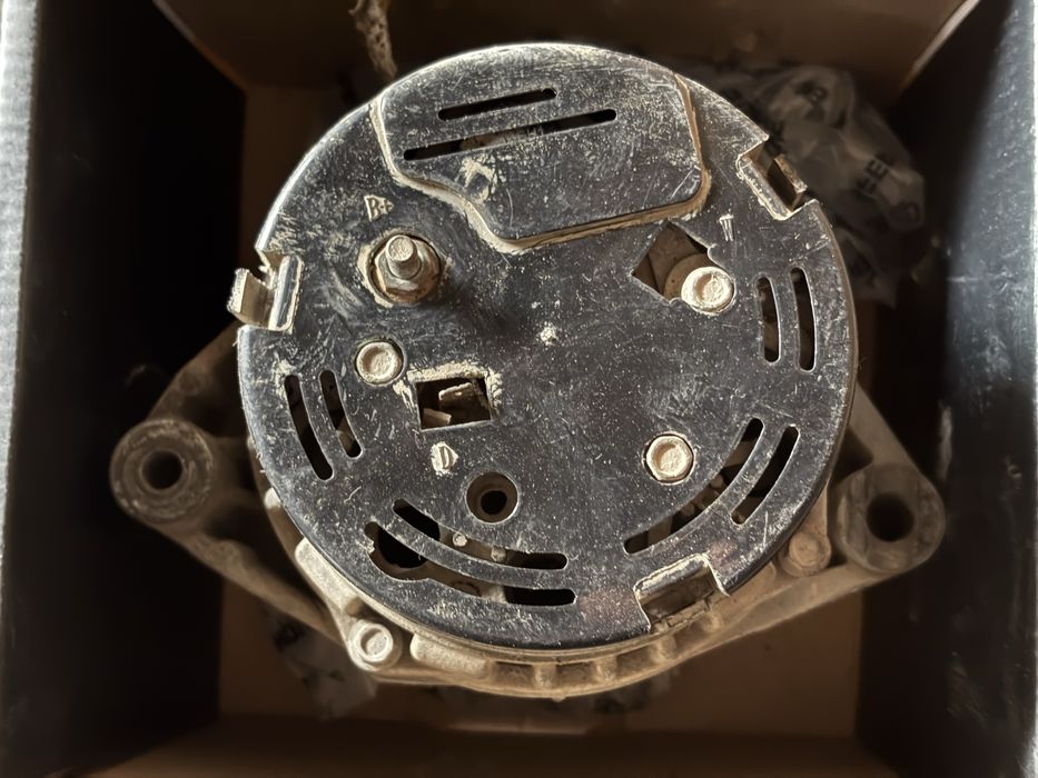 генератор 12 V.