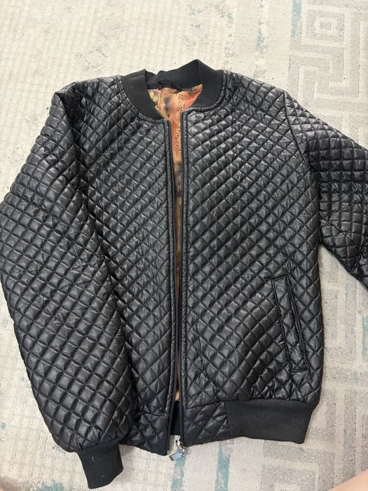 Продам куртку детскую