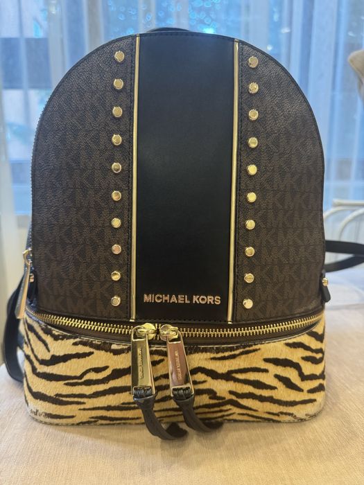 Michael Kors раница Rhea Studded Logo and Tiger with Calf Hair