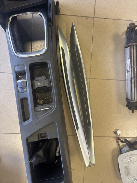 Cotiera megan 4 cu frana se mana electrica