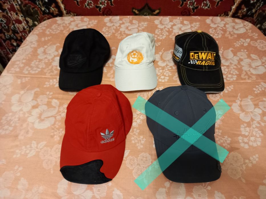 Кепки мужские разные