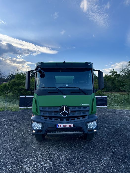 Mercedes Benz Arocs 3243