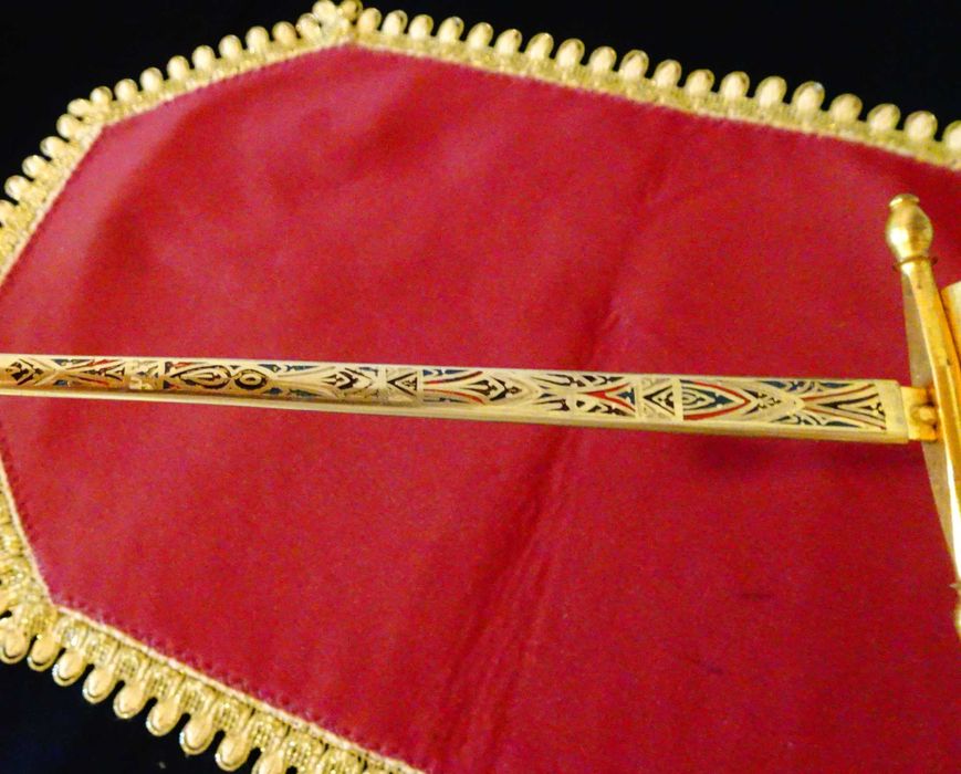 Toledo,нож за писма 28 см.,с позлата и кания.