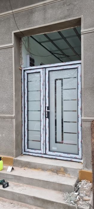 Usi si Ferestre pvc disponibile diferite dimensiuni 
Uși și geamuri te