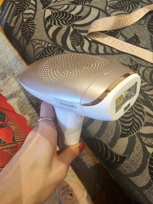 Фотоепилатор Philips Lumea BRI921 За тяло и лице, Със сензор за цвят