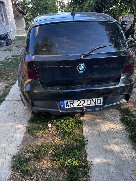 Vând seria 1 2.0D