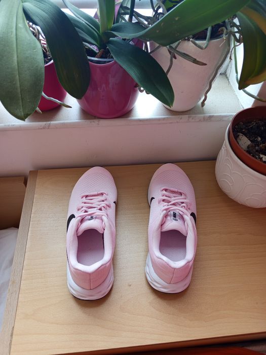 Дамски маратонки Nike