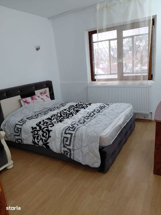 Apartament cu 2 camere, zona Brosteni