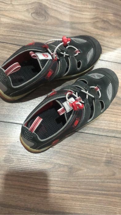 Продам летние кроссовки, 38 размер