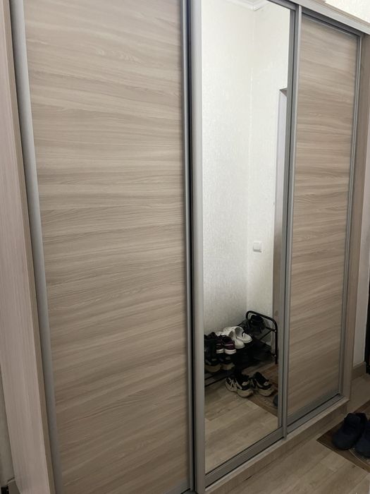 Продам шкаф вместительный