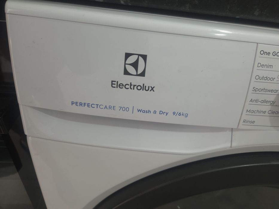 Masina de spalat cu uscator Electrolux