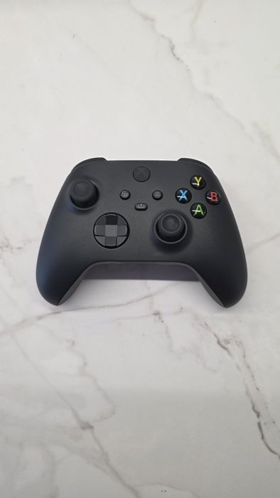 Xbox Wireless Controller Series X/S CarbonB

Контролерът е използван само веднъж за тест и е в състояние като нов, без драскотини, следи от употреба и