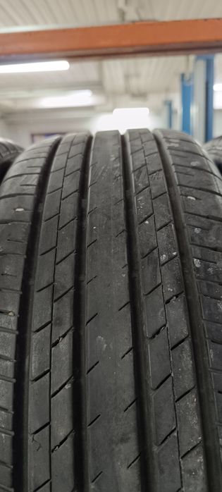 225/60 R18 Bridgestone