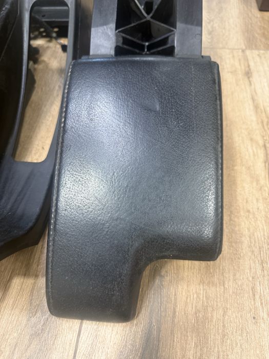 Подлакътник с барче за БМВ е46