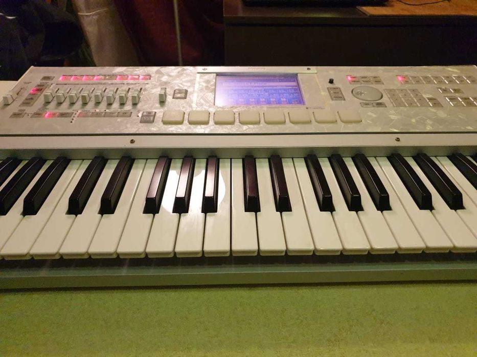 Korg M3 61 синтезатор