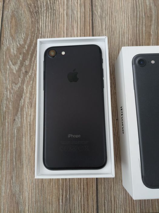 iPhone 7 32гб в отличном состоянии