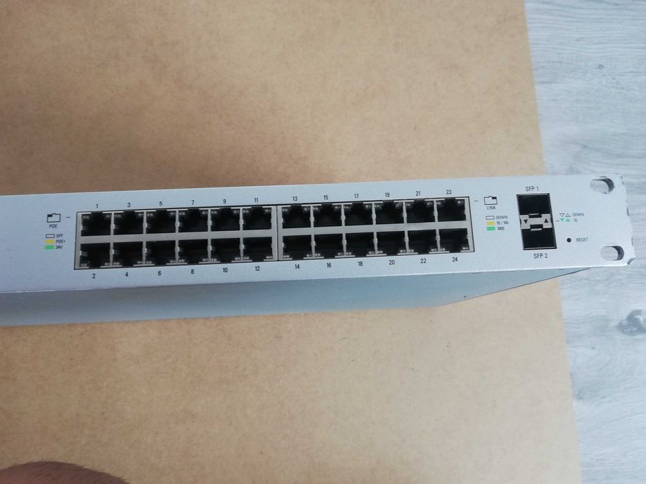 Ubiquiti Switch 24 250w  US-24-250W за части