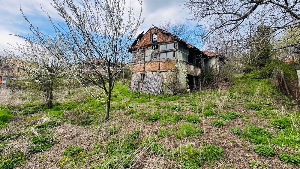 Парцел в Перник, област-с.Дивотино площ 875 цена 60000