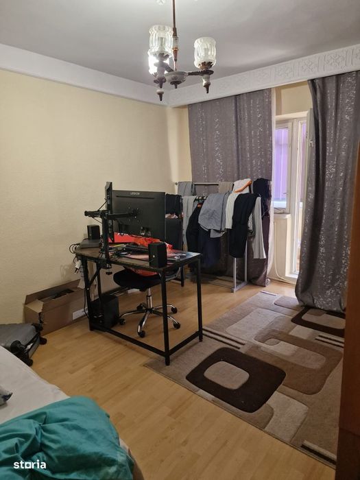 Aleea Cu Castani-Hala Centrala-Etaj 2