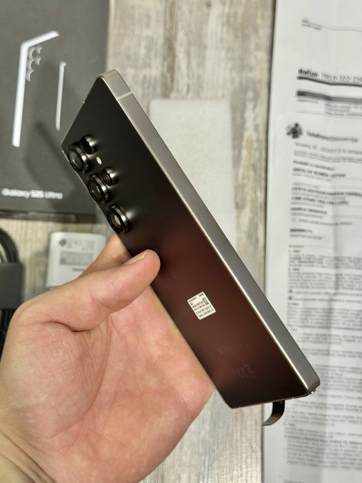 Нов Samsung Galaxy S25 Ultra 5G 256 GB 12 GB Ram Нов